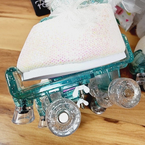 Build a Bear Merry Mission Glacial Glisten Reindeer Christmas & Rare Teal Skates - Picture 5 of 12